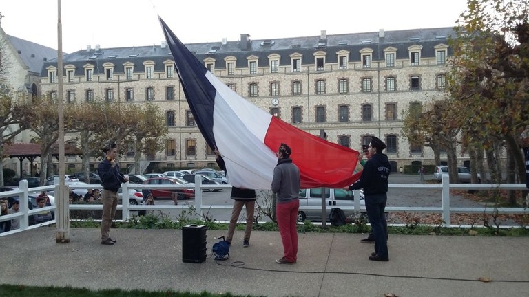 Levée du drapeau